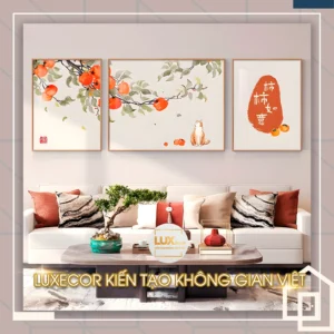 Bộ tranh treo tường cành hồng trĩu quả có mèo vàng và chữ thư pháp