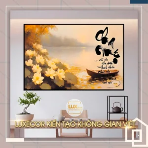 Tranh gương nghệ thuật hoa sen vàng bên thuyền gỗ, thư pháp chữ Cha Mẹ, biểu tượng hiếu nghĩa và phúc lành gia đình.