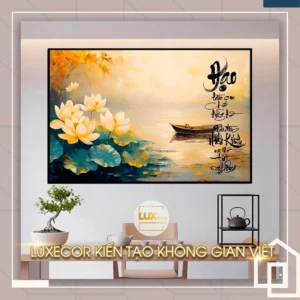 Tranh gương cao cấp hoa sen vàng bên thuyền gỗ, thư pháp chữ Đạo, biểu tượng triết lý nhân sinh và phong thủy tĩnh tại.