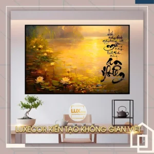 Tranh thư pháp chữ An Nhiên trên nền hồ sen vàng rực rỡ, mang lại cảm giác thư thái, cân bằng và an tĩnh.