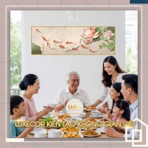 Tranh tráng gương Cửu Ngư Quần Hội Sen Hồng với 9 cá chép đỏ cam rực rỡ, hoa sen hồng nở rộ trên nền be sang trọng, biểu tượng dư dả và thăng tiến.