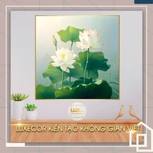 Tranh hoa sen tráng gương nghệ thuật, gợi sum họp gia đình, mang lại sự ấm áp và gắn kết trong không gian sống