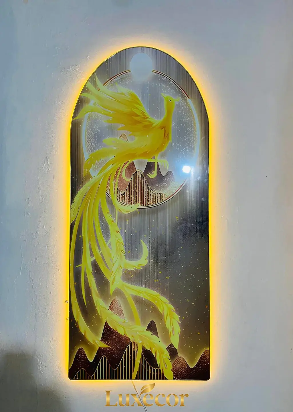 Tranh treo tường tích hợp ánh sáng LED Phượng Hoàng tạo hiệu ứng sang trọng và năng lượng cát tường