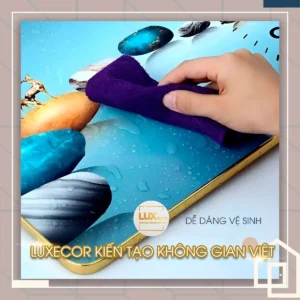 Bề mặt tranh tráng gương chống nước tuyệt đối, giúp việc lau chùi và vệ sinh hằng ngày dễ dàng.