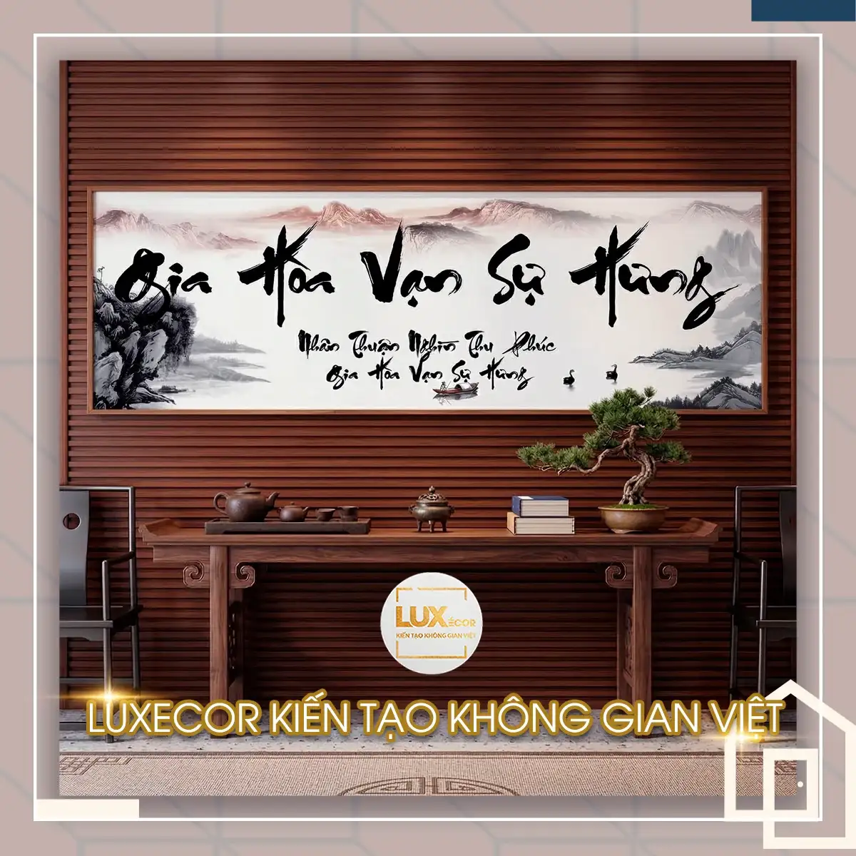 Tranh phong thủy Gia Hòa Vạn Sự Hưng trang trí phòng khách đẹp Bức tranh tráng gương thư pháp Gia Hòa Vạn Sự Hưng tông màu cổ điển vô cùng thanh lịch.