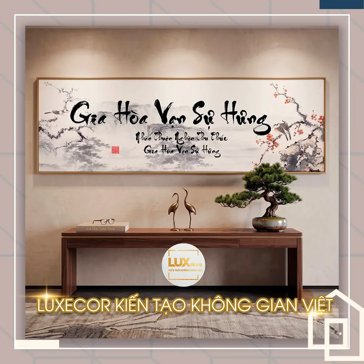 Bức tranh Gia Hòa Vạn Sự Hưng họa tiết hoa đào chim én Mẫu tranh treo tường Gia Hòa Vạn Sự Hưng cảnh hoa xuân chim én rước lộc vào nhà.