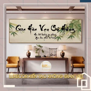Tranh canvas Gia Hòa Vạn Sự Hưng kết hợp cành trúc xanh trang trí nội thất phòng khách.