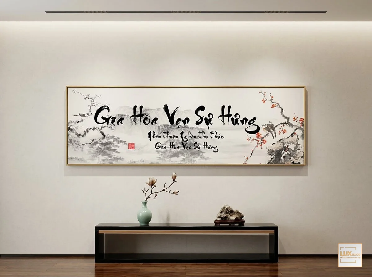 Bức tranh tráng gương Gia Hoà Vạn Sự Hưng họa tiết hoa đào giúp rước vượng khí.