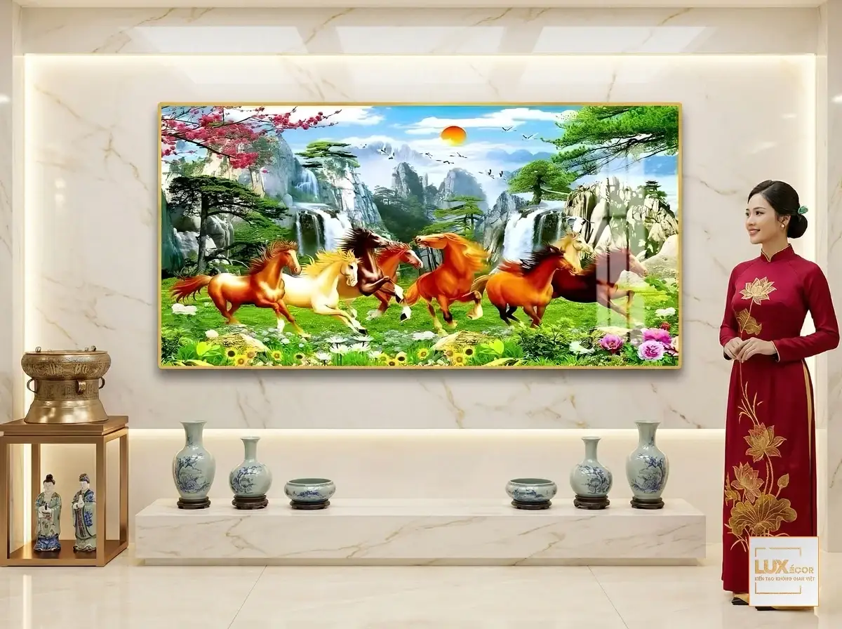 Bức tranh tráng gương mã đáo thành công bát mã giữa thiên nhiên thác nước tươi sáng.