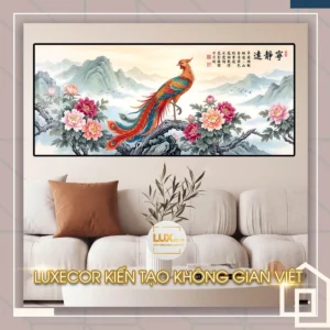 Bức tranh tráng gương phượng hoàng kiêu hãnh giữa núi non sương mờ trang trí phòng khách.
