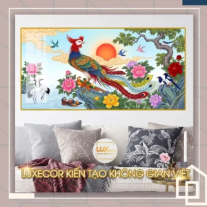 Bức tranh tráng gương phượng hoàng đón nắng ban mai bên hoa mẫu đơn trang trí phòng khách.